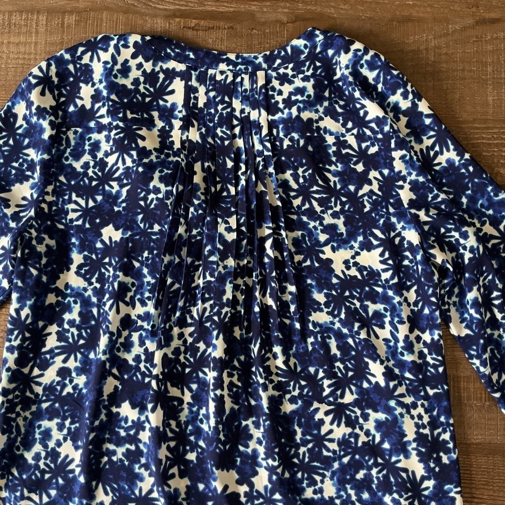 NYDJ Blue and White Patterned Quarter Button Down 3/4 Sleeve Floral Blouse - Picture 7 of 7